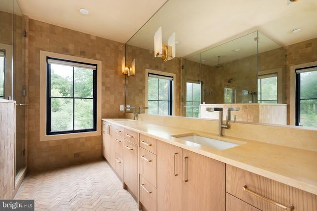 4283 38TH ST N, Arlington, VA 22207