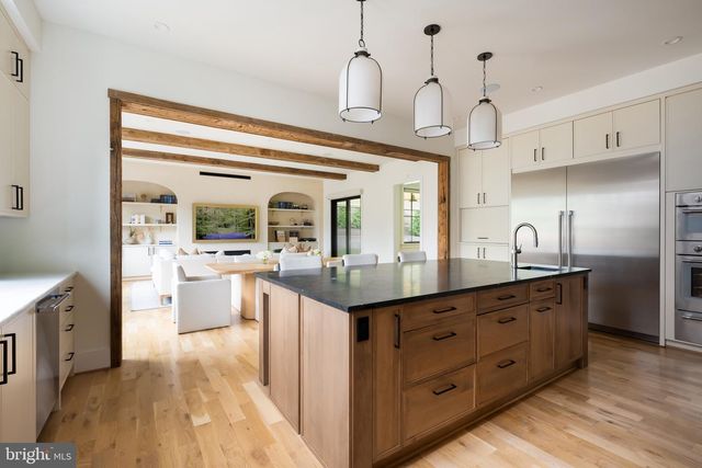 4283 38TH ST N, Arlington, VA 22207