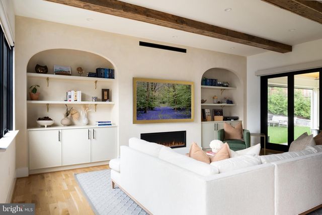 4283 38TH ST N, Arlington, VA 22207