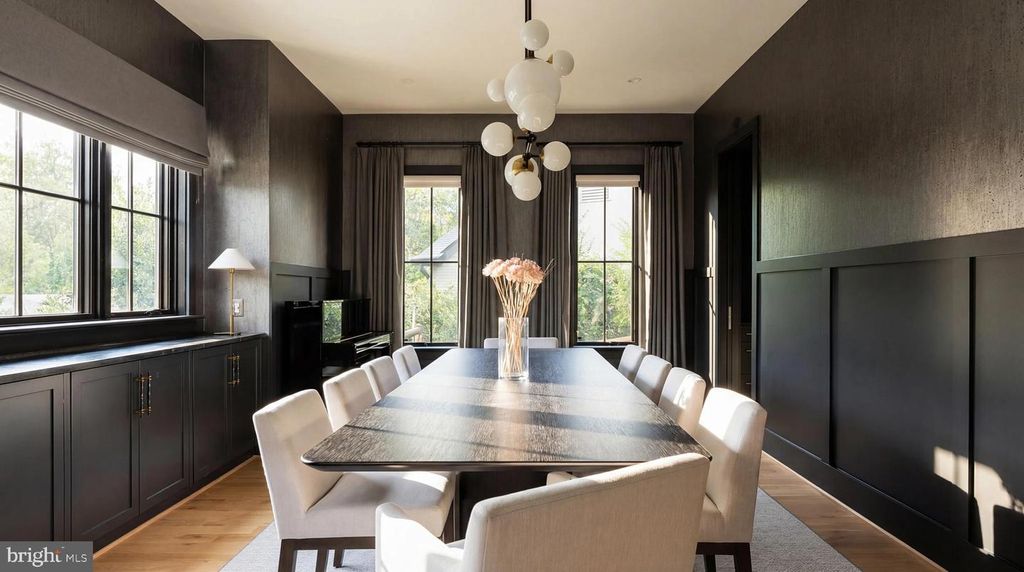 Image 20 of property listing at 4283 38TH ST N, Arlington, VA 22207