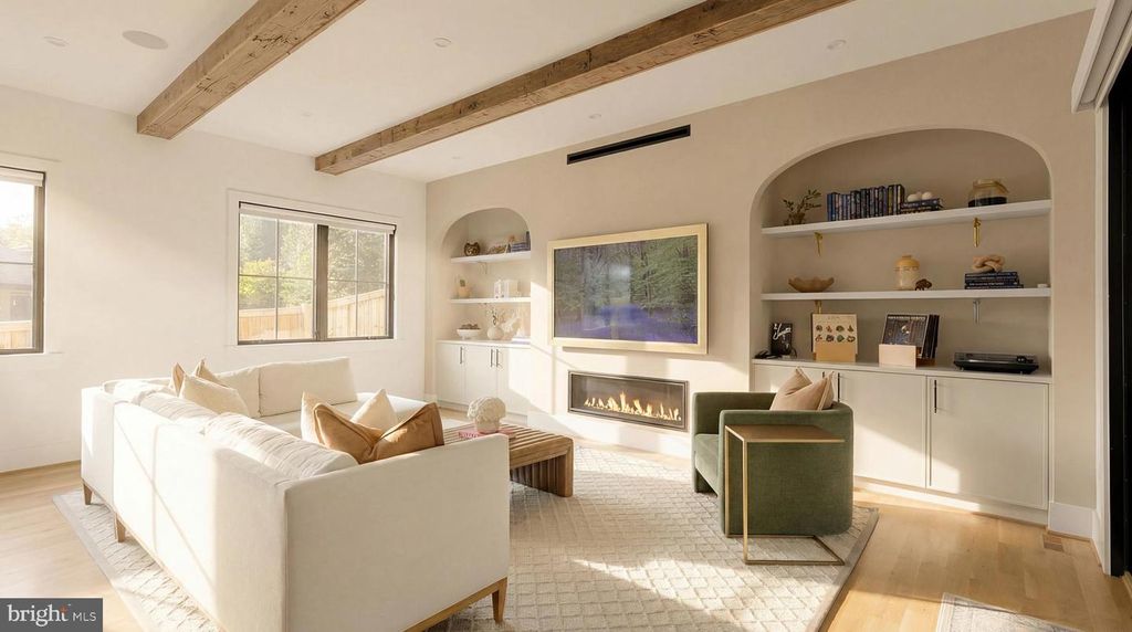 Image 7 of property listing at 4283 38TH ST N, Arlington, VA 22207