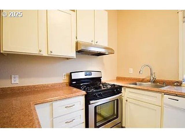 3424 Se 10TH Ave, Portland, OR 97202