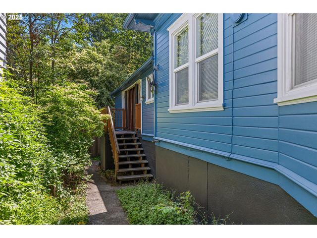 3424 Se 10TH Ave, Portland, OR 97202
