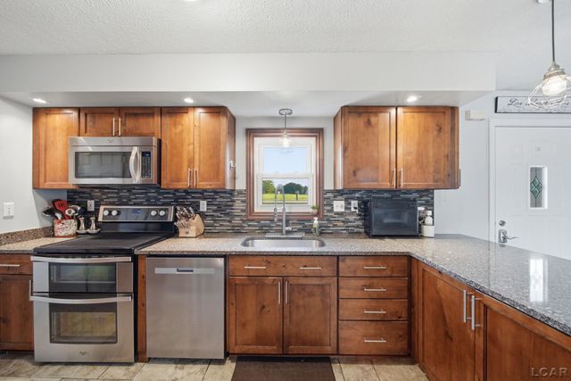 14381 Killybegs Lane, Cement City, MI 49233