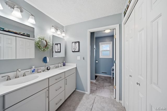 14381 Killybegs Lane, Cement City, MI 49233