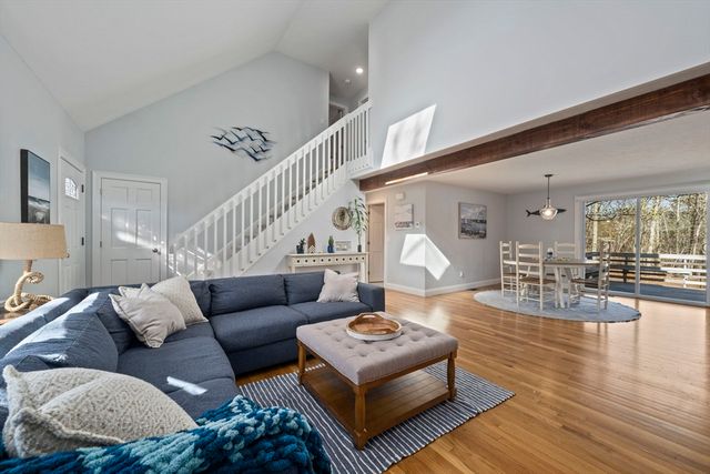 53 Sadys Ln, Falmouth, MA 02536