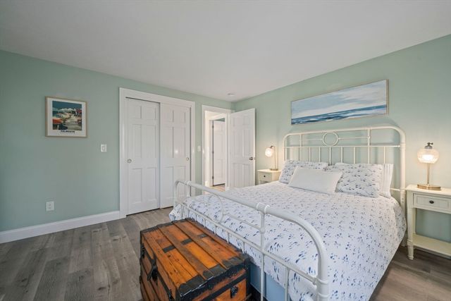 53 Sadys Ln, Falmouth, MA 02536