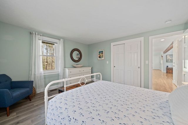 53 Sadys Ln, Falmouth, MA 02536