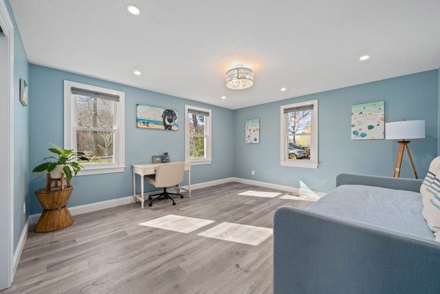 53 Sadys Ln, Falmouth, MA 02536