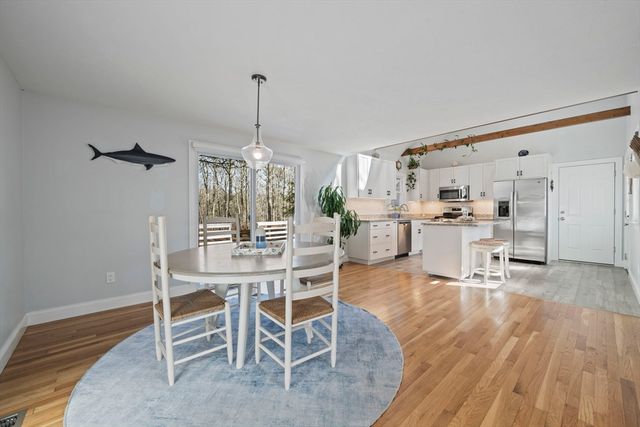 53 Sadys Ln, Falmouth, MA 02536