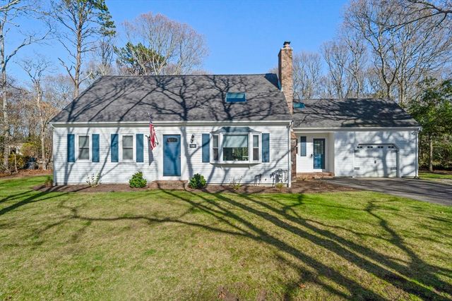 53 Sadys Ln, Falmouth, MA 02536
