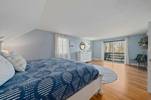 53 Sadys Ln, Falmouth, MA 02536