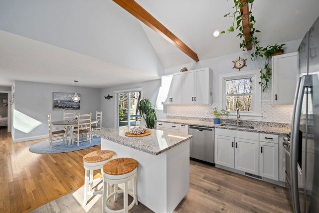 53 Sadys Ln, Falmouth, MA 02536