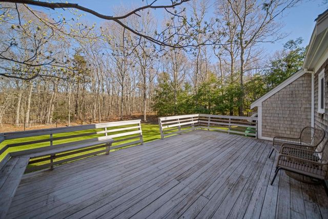 53 Sadys Ln, Falmouth, MA 02536