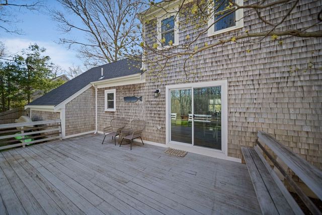 53 Sadys Ln, Falmouth, MA 02536