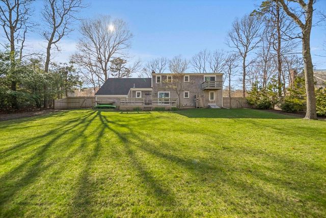 53 Sadys Ln, Falmouth, MA 02536