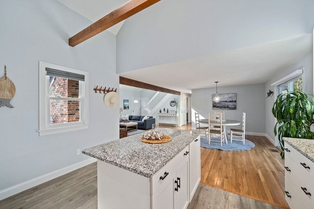 53 Sadys Ln, Falmouth, MA 02536