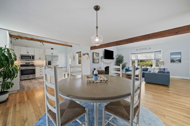53 Sadys Ln, Falmouth, MA 02536