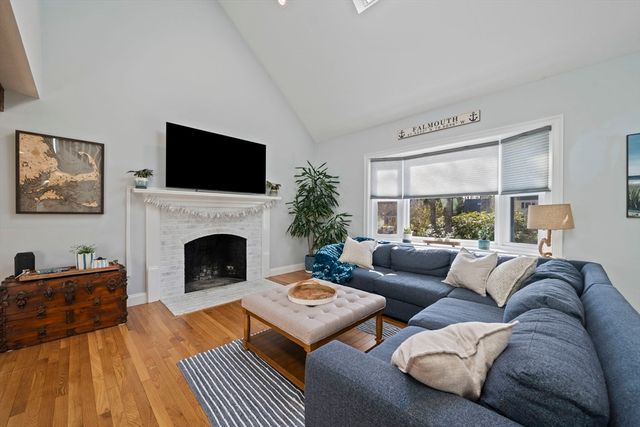 53 Sadys Ln, Falmouth, MA 02536