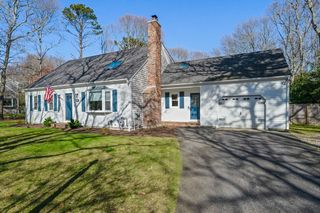 53 Sadys Ln, Falmouth, MA 02536