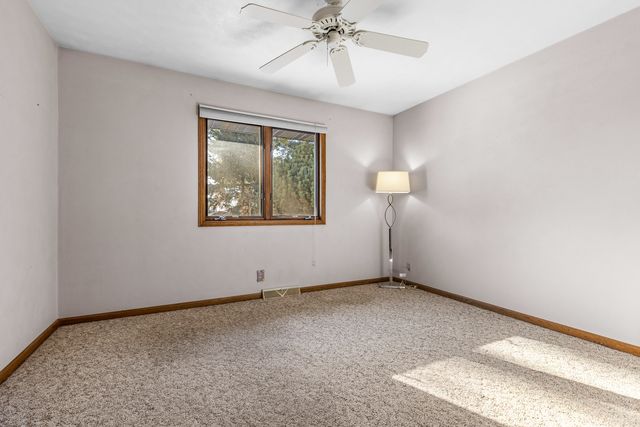 7467 Mccurry Road, Roscoe, IL 61073