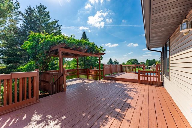 7467 Mccurry Road, Roscoe, IL 61073