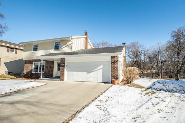 1574 Parkway DRIVE, Port Washington, WI 53074