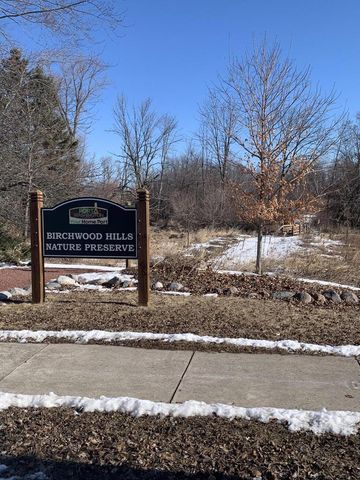 1574 Parkway DRIVE, Port Washington, WI 53074