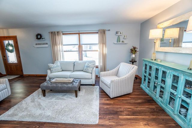 1574 Parkway DRIVE, Port Washington, WI 53074