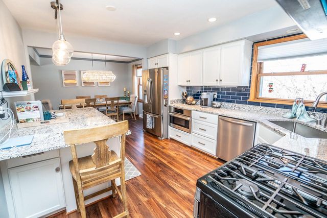 1574 Parkway DRIVE, Port Washington, WI 53074