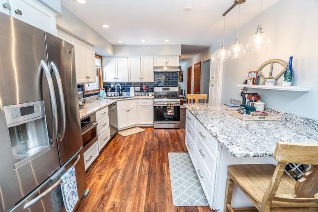 1574 Parkway DRIVE, Port Washington, WI 53074