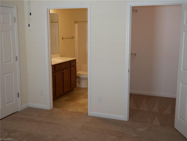 3225 Hyde Place Circle, Winston-salem, NC 27103