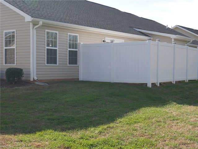 3225 Hyde Place Circle, Winston-salem, NC 27103