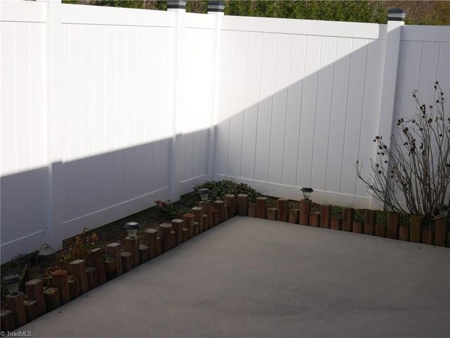 3225 Hyde Place Circle, Winston-salem, NC 27103