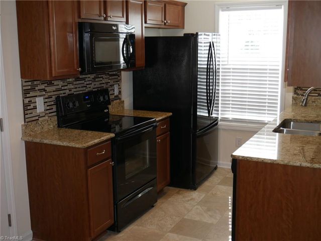 3225 Hyde Place Circle, Winston-salem, NC 27103