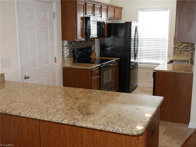 3225 Hyde Place Circle, Winston-salem, NC 27103