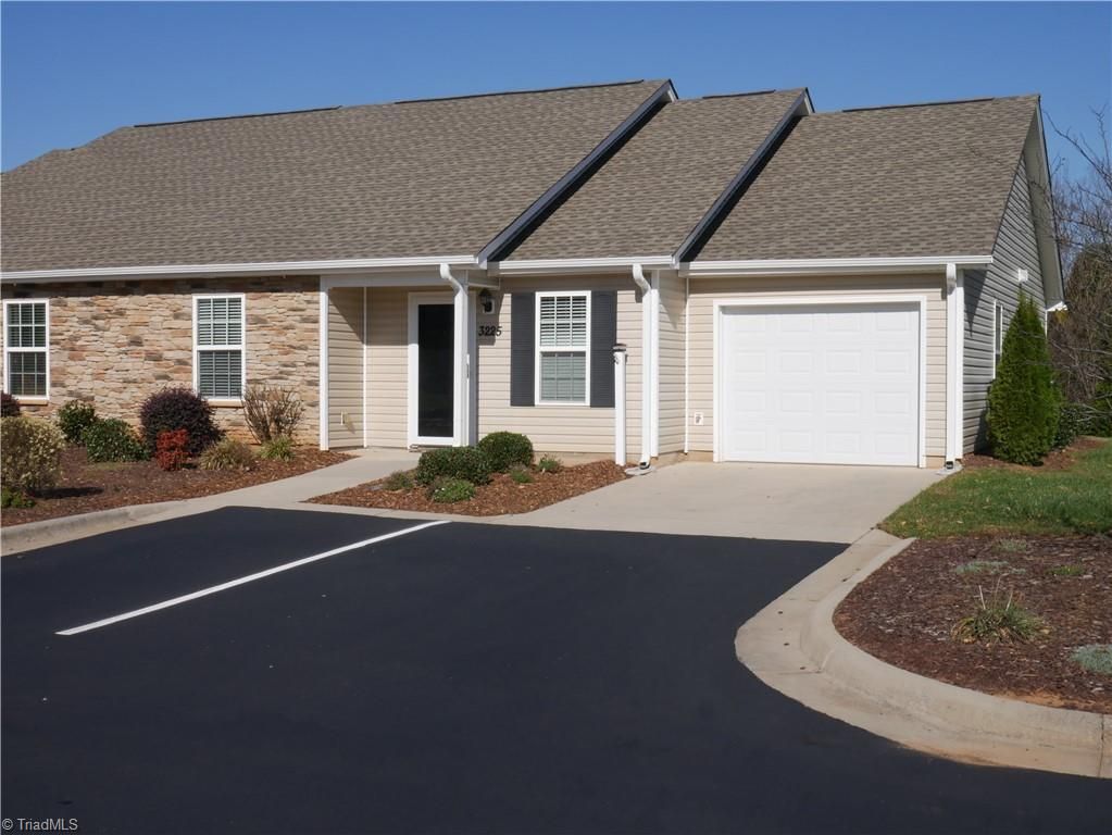 3225 Hyde Place Circle, Winston-salem, NC 27103