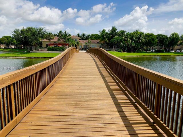 2557 Centergate Dr 103, Miramar, FL 33025