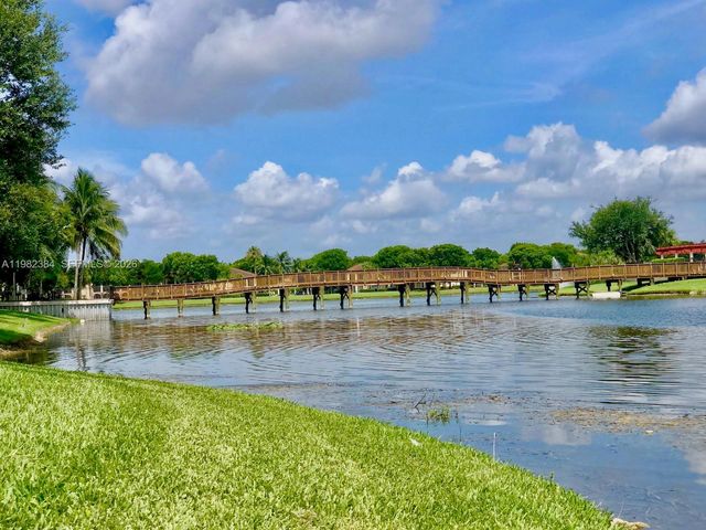 2557 Centergate Dr 103, Miramar, FL 33025