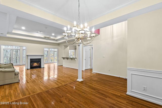 10407 Forest Garden Ln, Louisville, KY 40223