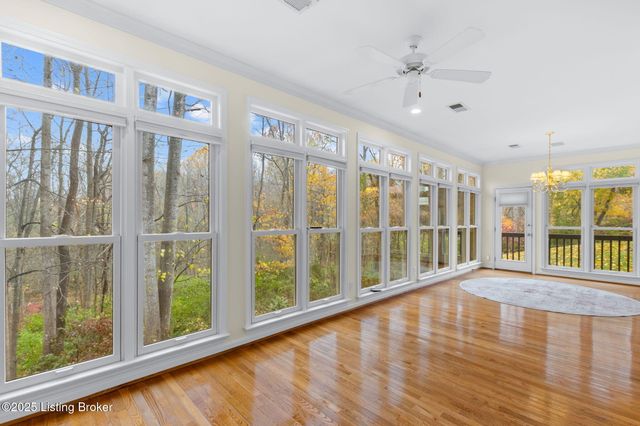 10407 Forest Garden Ln, Louisville, KY 40223