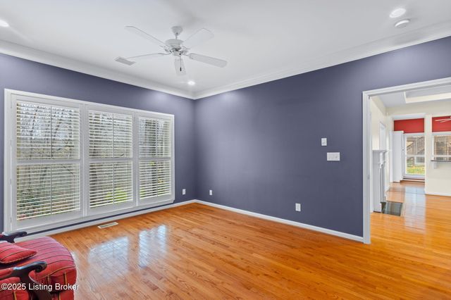 10407 Forest Garden Ln, Louisville, KY 40223