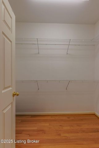 10407 Forest Garden Ln, Louisville, KY 40223