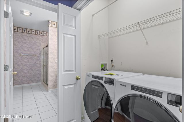 10407 Forest Garden Ln, Louisville, KY 40223