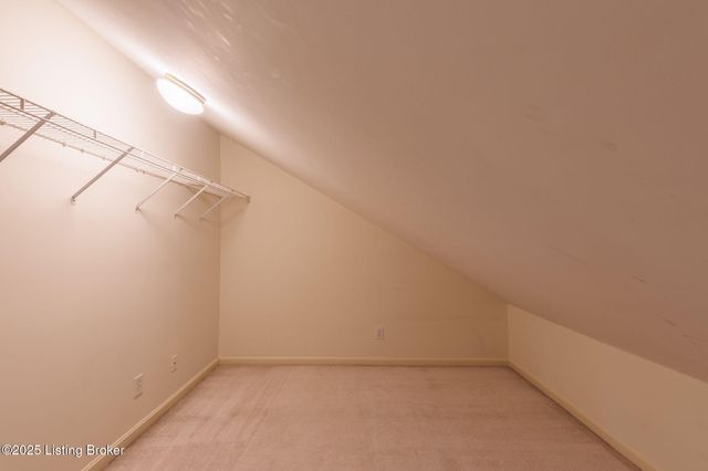 10407 Forest Garden Ln, Louisville, KY 40223