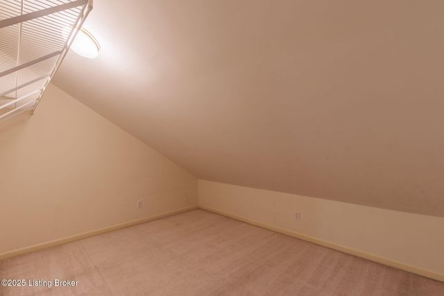 10407 Forest Garden Ln, Louisville, KY 40223