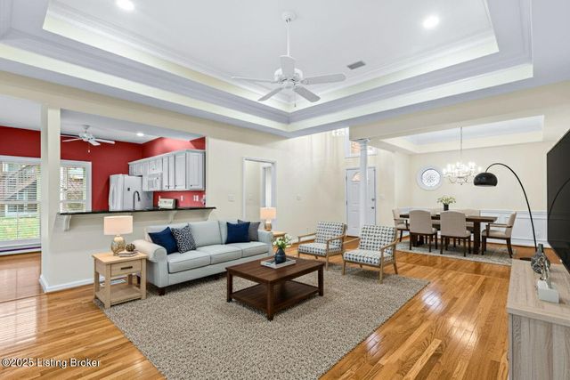 10407 Forest Garden Ln, Louisville, KY 40223