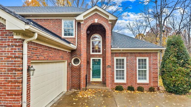10407 Forest Garden Ln, Louisville, KY 40223