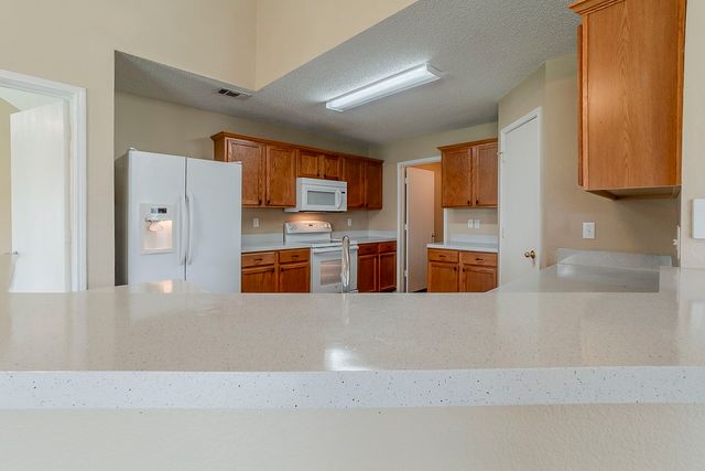612 Prairie Gulch Drive, Fort Worth, TX 76140