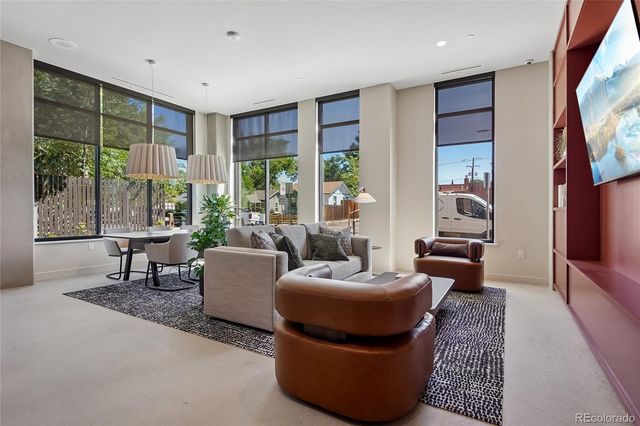 2091 S Gilpin Street 312, Denver, CO 80210